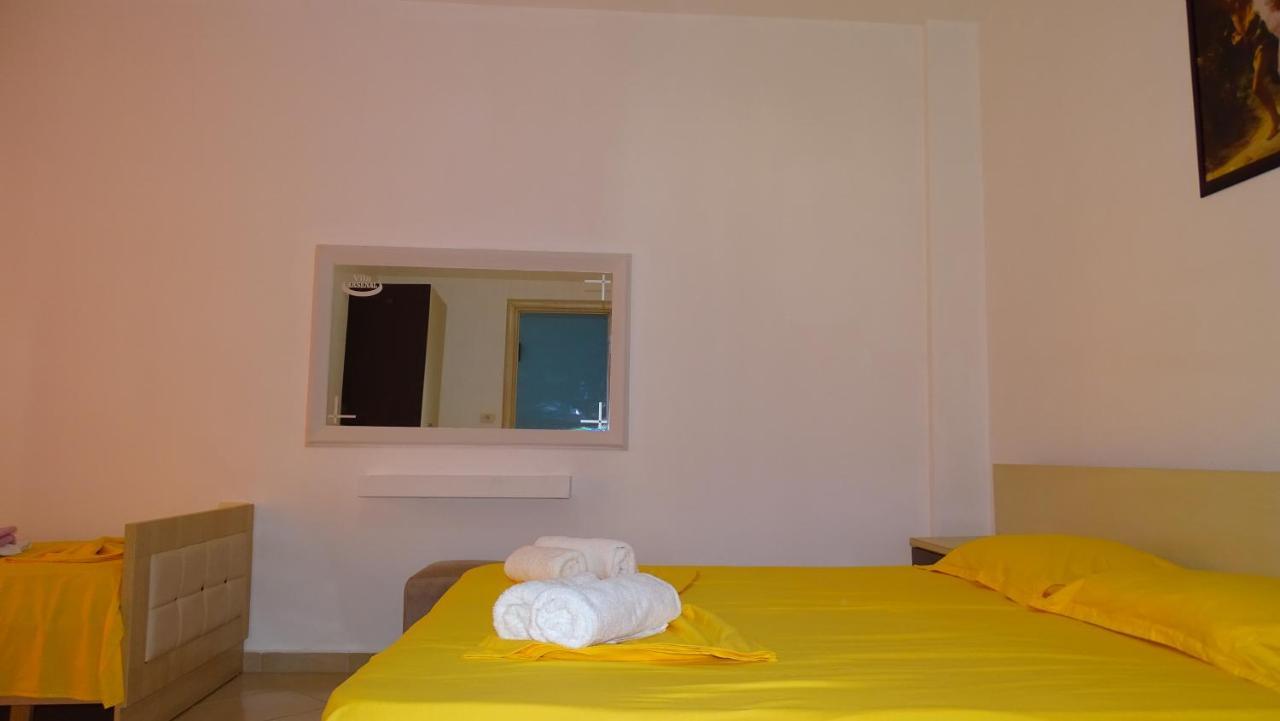 Hotel Arsenal קסאמיל מראה חיצוני תמונה